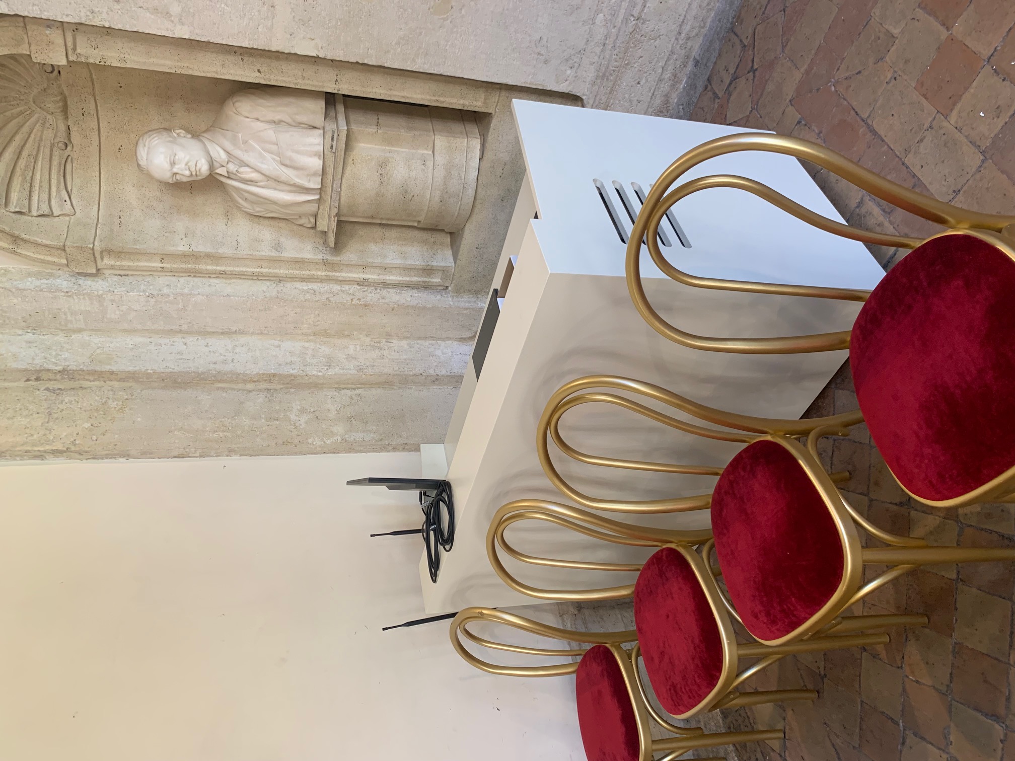 Attezzaggio multimediale sale riunioni Società Dante Alighieri della letteratura Italiana-Roma